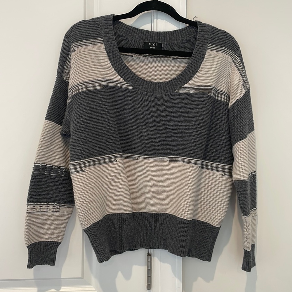 Vici sweater